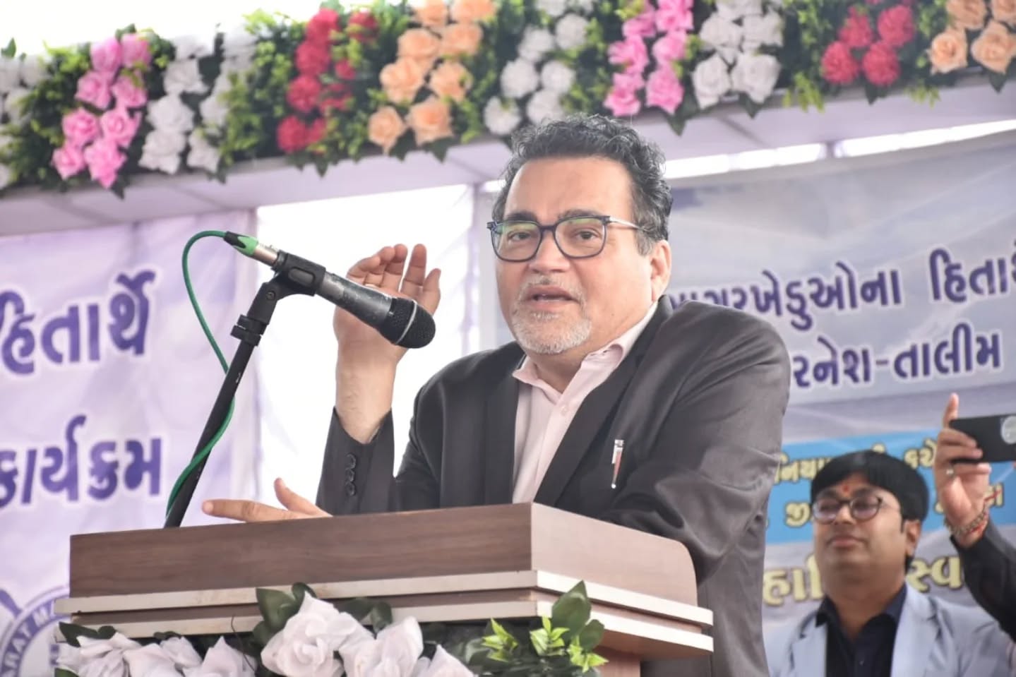 ઓખા ખાતે ફિશરમેન અવેરનેસ કાર્યક્રમ: સાગરખેડૂઓને રાષ્ટ્રની સલામતી અને સુરક્ષા અંગે માર્ગદર્શન