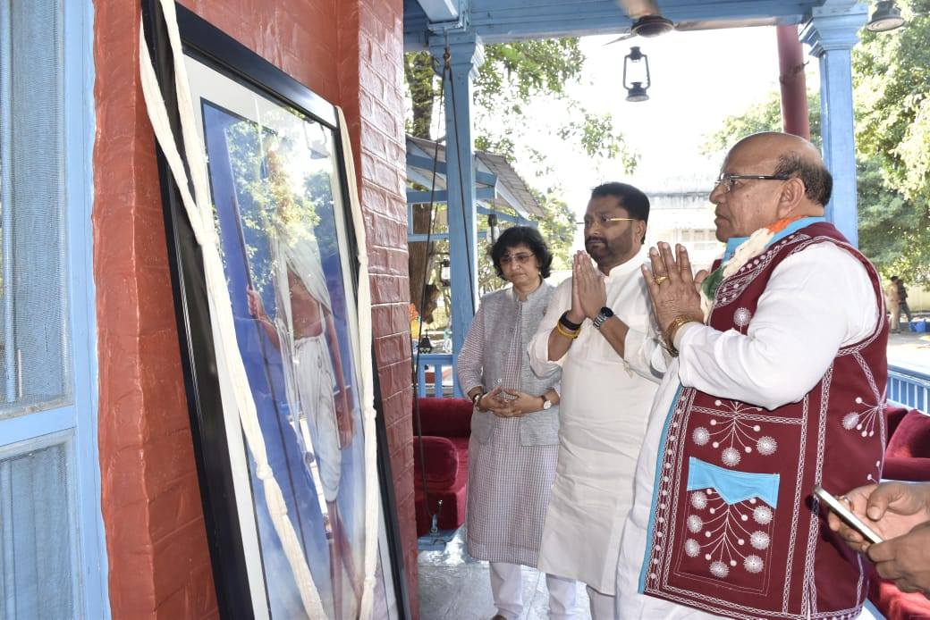 બારડોલી સ્વરાજ આશ્રમની મહાનુભાવોએ મુલાકાત લીધી, સરદાર પટેલના ખમીર અને રાષ્ટ્રએકતાના યોગદાનને યાદ કર્યું