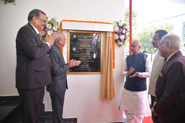 આણંદ કૃષિ યુનિવર્સિટીમાં દીક્ષાંત મહોત્સવ: પ્રિસીઝન ફાર્મિંગ, બેઝિક સાયન્સ અને માઇક્રોબિયલ ટેકનોલોજી કેન્દ્રનું લોકાર્પણ