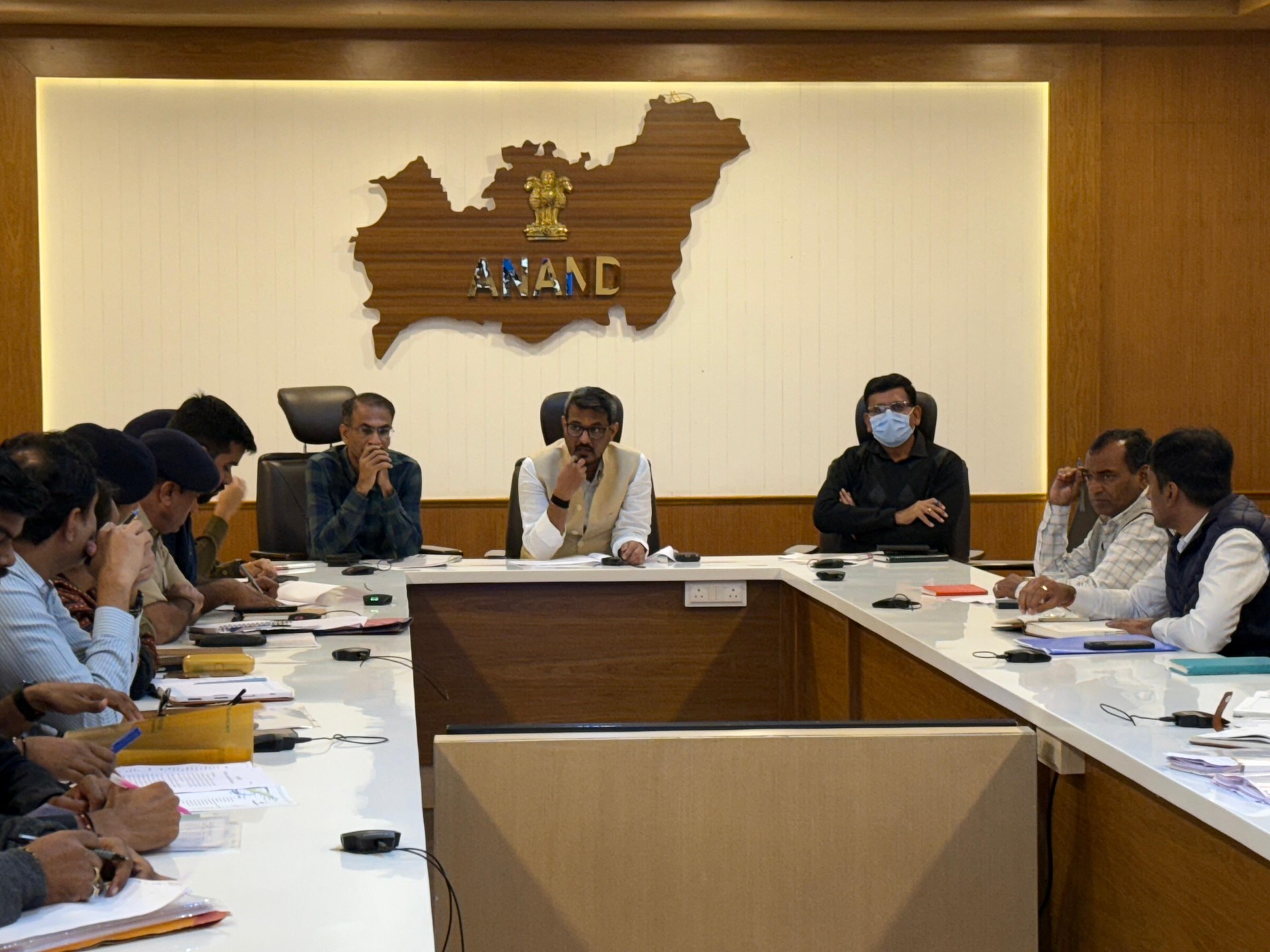 જિલ્લા સ્તરે માર્ગ સલામતી, NCORD અને રાહવીર યોજના બેઠક યોજાઈ: મરીન સેફ્ટી સમિતિની સમીક્ષા સાથે વિભાગોને માર્ગદર્શન