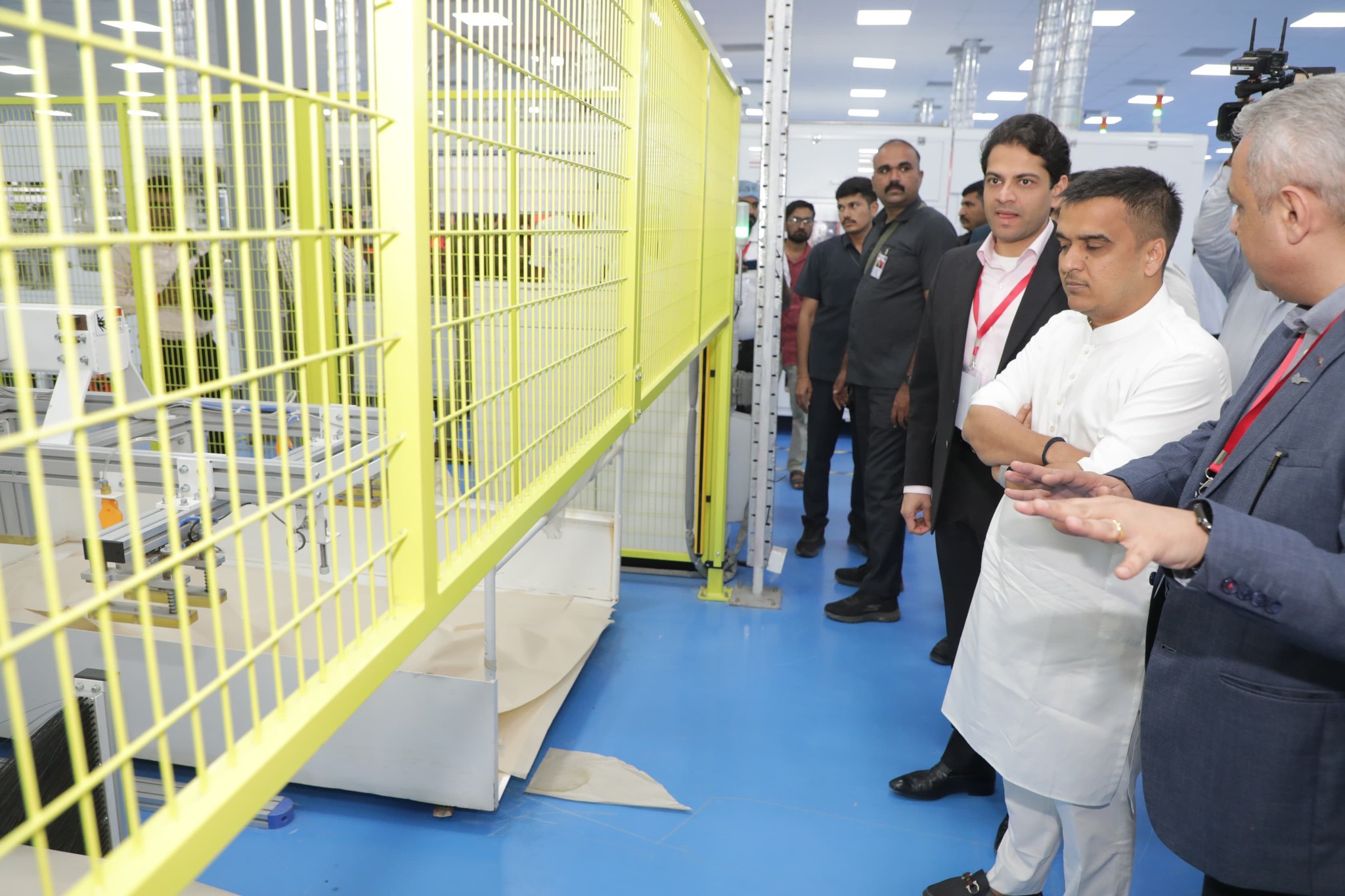 નાયબ મુખ્યમંત્રી હર્ષભાઈ સંઘવીએ સાણંદ–બાવળામાં ઉદ્યોગિક વિકાસની સમીક્ષા કરી, INOX Wind અને Solar પ્લાન્ટનું લોકાર્પણ