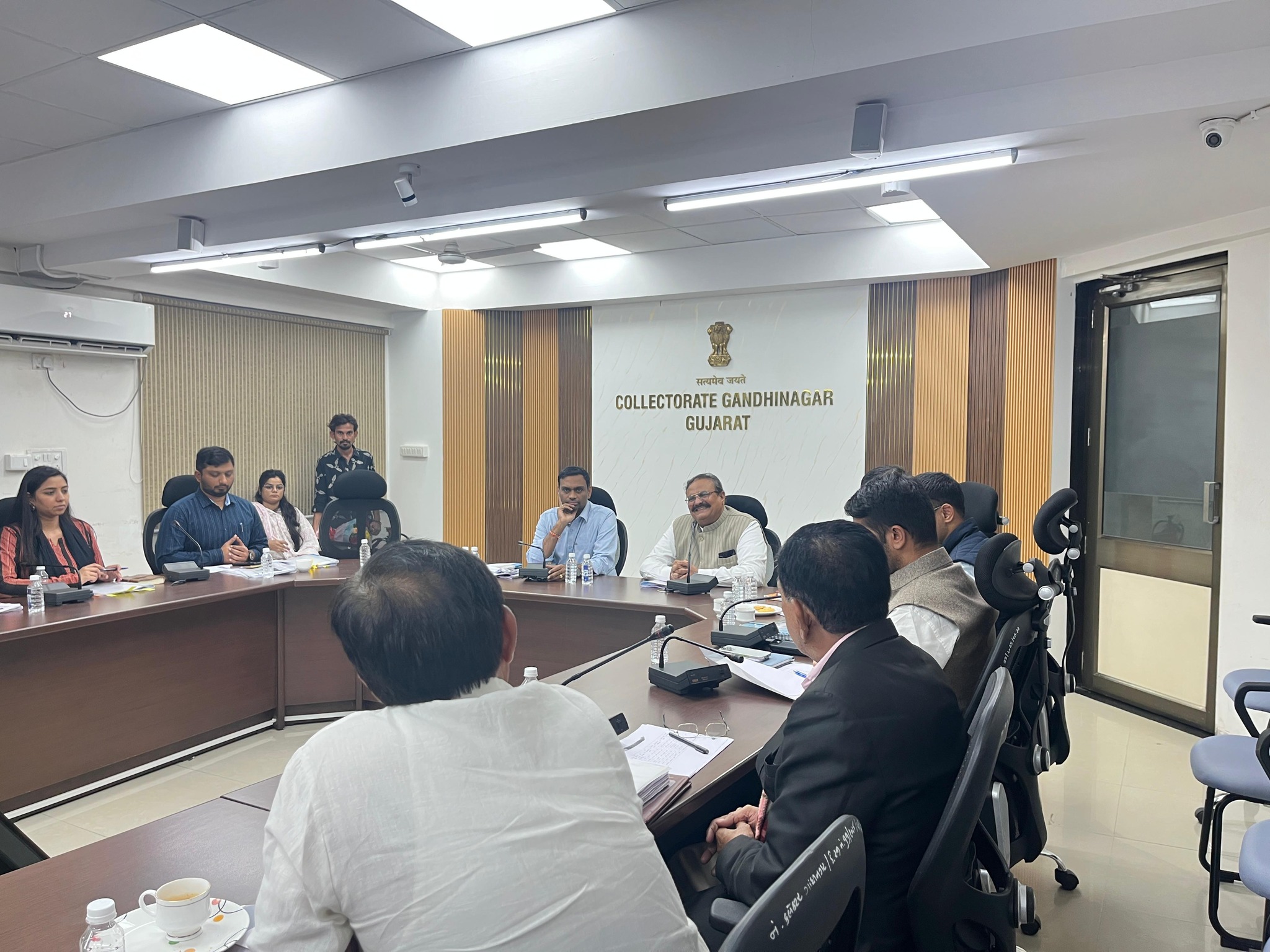 ગાંધીનગરમાં વિશેષ મતદાર સઘન સુધારણા કાર્યક્રમ અંતર્ગત બેઠક યોજાઈ