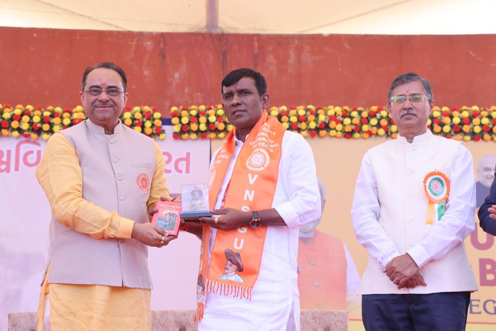 વીર નર્મદ યુનિવર્સિટીમાં 52મા રાણી અબક્કાદેવી યુવા મહોત્સવનો રાજ્ય મંત્રી ડો. જયરામભાઈ ગામીતે કર્યો શુભારંભ