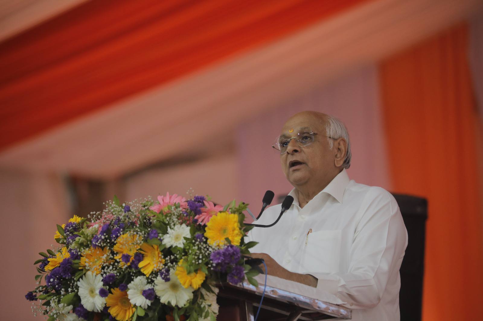 સુરતના આંબિકા તાલુકામાં રાષ્ટ્રીય આદિવાસી ઉદ્યોગ મેળો–2025નો પ્રારંભ, મુખ્યમંત્રી ભુપેન્દ્રભાઈ પટેલ દ્વારા ₹858 કરોડના વિકાસકાર્યોનું ઇ-લોકાર્પણ