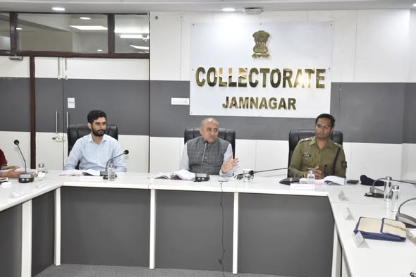 જામનગરમાં જિલ્લા કલેક્ટર કેતન ઠક્કરના અધ્યક્ષસ્થાને જિલ્લા સંકલન અને ફરિયાદ સમિતિની બેઠક યોજાઈ, લોકપ્રશ્નોના સમયબદ્ધ ઉકેલ પર ભાર