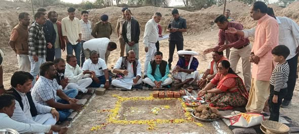 દાહોદ જિલ્લાના ગરબાડા તાલુકાના જેસાવાડામાં સમુદાય આરોગ્ય કેન્દ્રનું ભૂમિપૂજન: રૂ.5 કરોડથી વધુ ખર્ચે આધુનિક આરોગ્ય સુવિધાઓ મળશે