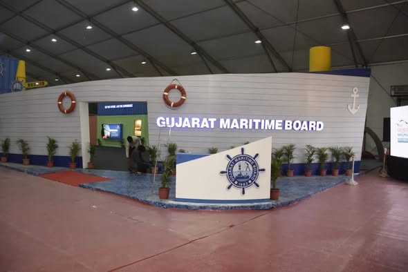 વાયબ્રન્ટ ગુજરાત રિજનલ એક્ઝિબિશનમાં ‘ઓશન ઓફ ઓપોર્ચ્યુનિટીઝ’ થીમ સાથે બ્લૂ ઇકોનોમી પ્રદર્શન, હોલ નં. 1માં આકર્ષણનું કેન્દ્ર બન્યું વિશાળ જહાજ