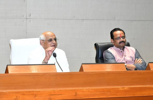 ડાંગ જિલ્લાના માલેગામની શાળાના વિદ્યાર્થીઓ માટે મુખ્યમંત્રી સાથેની મુલાકાત બની પ્રેરણાદાયી અને યાદગાર ક્ષણ