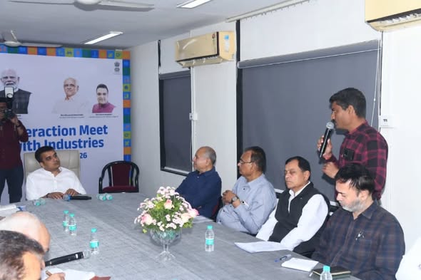 રાજકોટમાં નાયબ મુખ્યમંત્રી હર્ષભાઈ સંઘવીનો ઉદ્યોગકારો સાથે સંવાદ, પ્રશ્નોના તાત્કાલિક ઉકેલથી રોકાણ અને વ્યવસાય વિકાસને મળશે વેગ