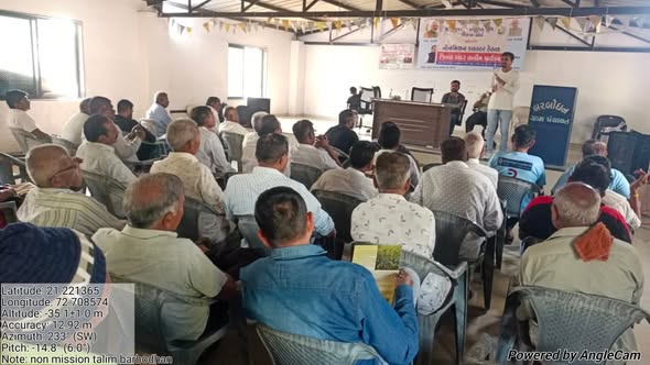 ઓલપાડ તાલુકાના બરબોધન ગામે કલસ્ટર બેઇઝ પ્રાકૃતિક કૃષિ તાલીમ યોજાઈ, ખેડૂતોને અપાઈ માર્ગદર્શનસભર માહિતી