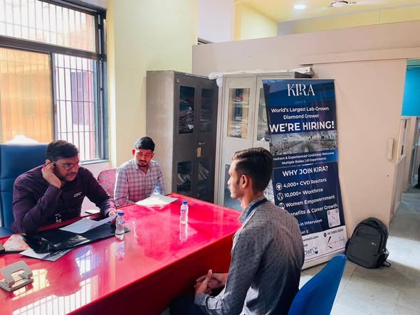 કામરેજના ખોલવડ કોલેજમાં ક્લસ્ટર રોજગાર ભરતી મેળો યોજાયો, 24 કંપનીઓની ભાગીદારી સાથે પ્રાથમિક પસંદગી