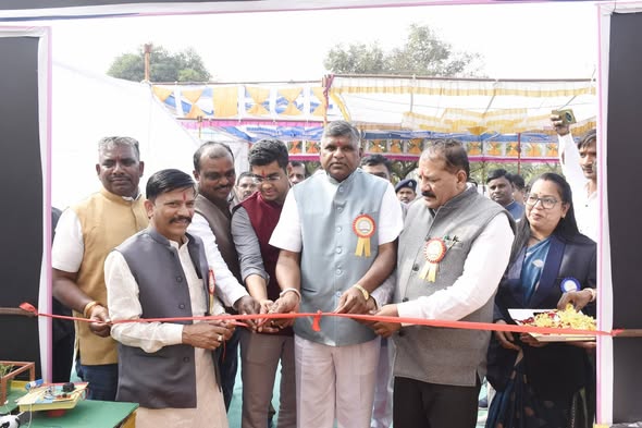 દાહોદના ખારેડી જિલ્લા તાલીમ ભવન ખાતે બાળ વિજ્ઞાન પ્રદર્શન યોજાયું, મંત્રી શ્રી રમેશભાઈ કટારાના હસ્તે ઉદ્ઘાટન