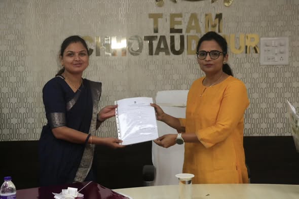 છોટાઉદેપુર જિલ્લામાં 25 શિક્ષણ સહાયકોને ફુલ પગારના ઓર્ડર અર્પણ, જિલ્લા કલેક્ટર ગાર્ગી જૈનના હસ્તે સન્માન કાર્યક્રમ