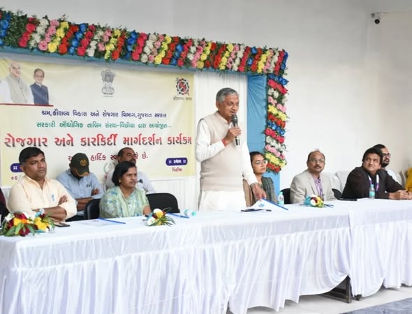 દૃઢ ઇચ્છાશક્તિ અને મહેનતથી સફળતા શક્ય: મંત્રીશ્રીનો વિદ્યાર્થીઓને પ્રેરણાદાયી સંદેશ