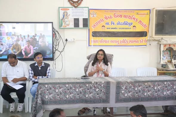 છોટાઉદેપુર તાલુકાના અછાલા–અંબાલા ગામોની જિલ્લા કલેક્ટર ગાર્ગી જૈનની મુલાકાત, ગ્રામજનો સાથે રૂબરૂ સંવાદ