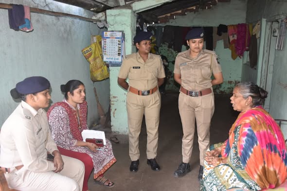 ડાંગ જિલ્લા પોલીસનો ‘પ્રોજેક્ટ દેવી’: આદિવાસી વિસ્તારોમાં કુરિવાજ અને અંધશ્રદ્ધા સામે મહિલાઓનું સશક્તિકરણ, 70 મહિલાઓને સુરક્ષા