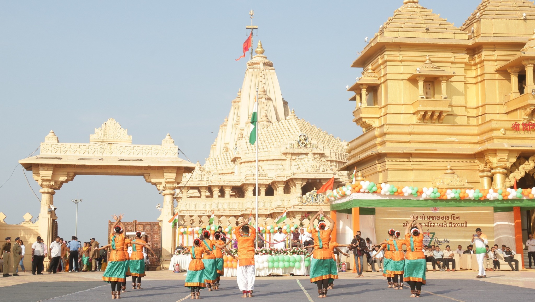 પ્રભાસ તીર્થ સોમનાથના પાવન આંગણે પ્રજાસત્તાક પર્વની ભવ્ય ઉજવણી, શિસ્તબદ્ધ પરેડ અને સાંસ્કૃતિક કાર્યક્રમો આકર્ષણનું કેન્દ્ર