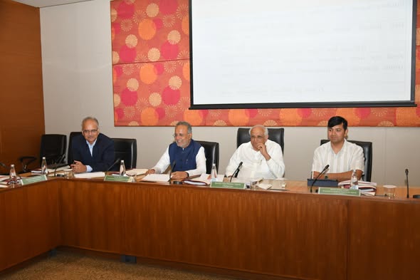 સ્ટેટ વાઇલ્ડ લાઇફ બોર્ડની ૨૬મી બેઠક ગાંધીનગરમાં યોજાઈ: જેસોર અભયારણ્ય રીંછ સંવર્ધન રાષ્ટ્રીય કાર્યક્રમમાં સામેલ, રતનમહાલમાં વાઘની હાજરી