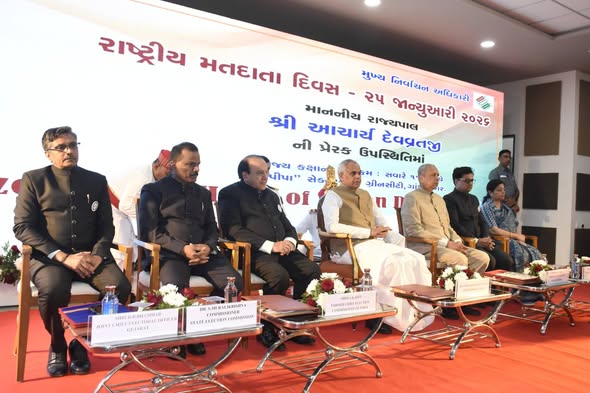 લીમખેડા પ્રાંત અધિકારી યશોરાજસિંહ વાઘેલા ‘શ્રેષ્ઠ મતદાર નોંધણી અધિકારી’ એવોર્ડથી સન્માનિત, રાજ્યપાલ આચાર્ય દેવવ્રતજીના હસ્તે પુરસ્કાર