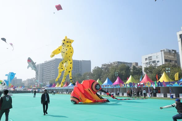 ઇન્ટરનેશનલ કાઈટ ફેસ્ટિવલ–2026: 50 દેશોના પતંગબાજોની હાજરીમાં 12 જાન્યુઆરીથી અમદાવાદમાં રંગબેરંગી ઉત્સવનો પ્રારંભ