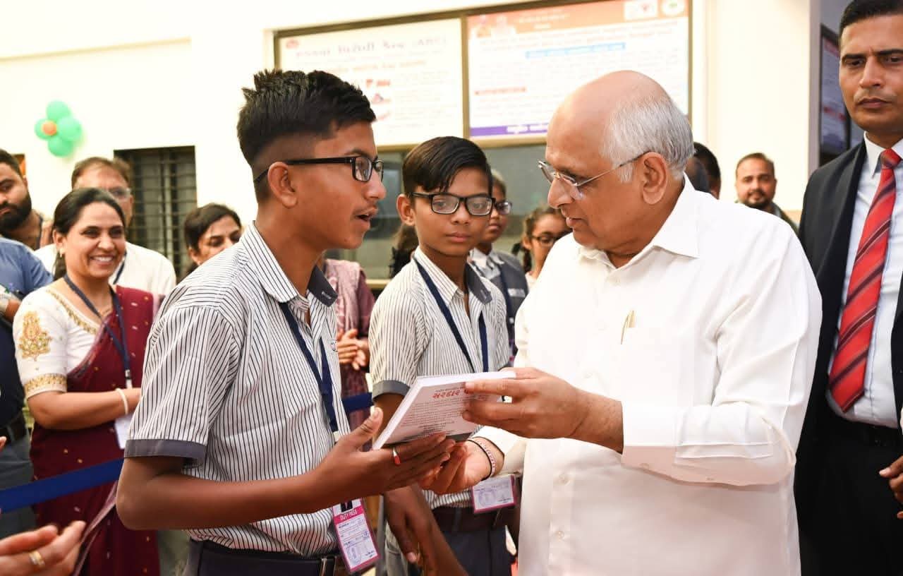 રાષ્ટ્રીય બાળ આરોગ્ય કાર્યક્રમ હેઠળ ખેડા જિલ્લામાં 10,500થી વધુ બાળકોને મફત ચશ્માં, 4.95 લાખ વિદ્યાર્થીઓની આરોગ્ય તપાસ