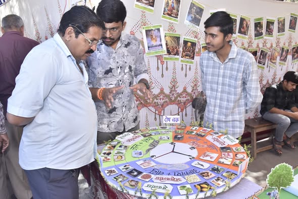 જૂનાગઢના ‘આયુષ મેળા-2024’માં ‘પ્રકૃતિ પરીક્ષણ’ સ્ટોલ આકર્ષણનું કેન્દ્ર: તાસીર જાણો, આરોગ્યમય જીવન અપનાવો