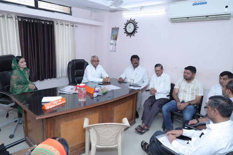 અંજાર તાલુકા આયોજન સમિતિ બેઠકમાં રૂ. ૧૩૦.૬૫ લાખના કામોને મંજૂરી: રાજ્યમંત્રી ત્રિકમભાઈ છાંગાના હસ્તે ટ્રેક્ટર અને જેટીંગ મશીનનું લોકાર્પણ