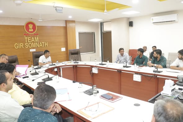 ઇનાજ ખાતે જિલ્લા “સ્વાગત” કાર્યક્રમ: નિવાસી અધિક કલેક્ટર રાજેશ આલે જાહેર પ્રશ્નો પર આપી દિશા