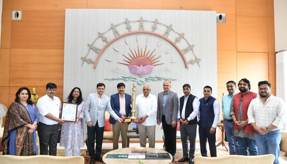 ગુજરાતના ટેબ્લોએ સતત ચોથા વર્ષે “પોપ્યુલર ચોઈસ કેટેગરી”માં પ્રથમ સ્થાન મેળવી ઇતિહાસ રચ્યો