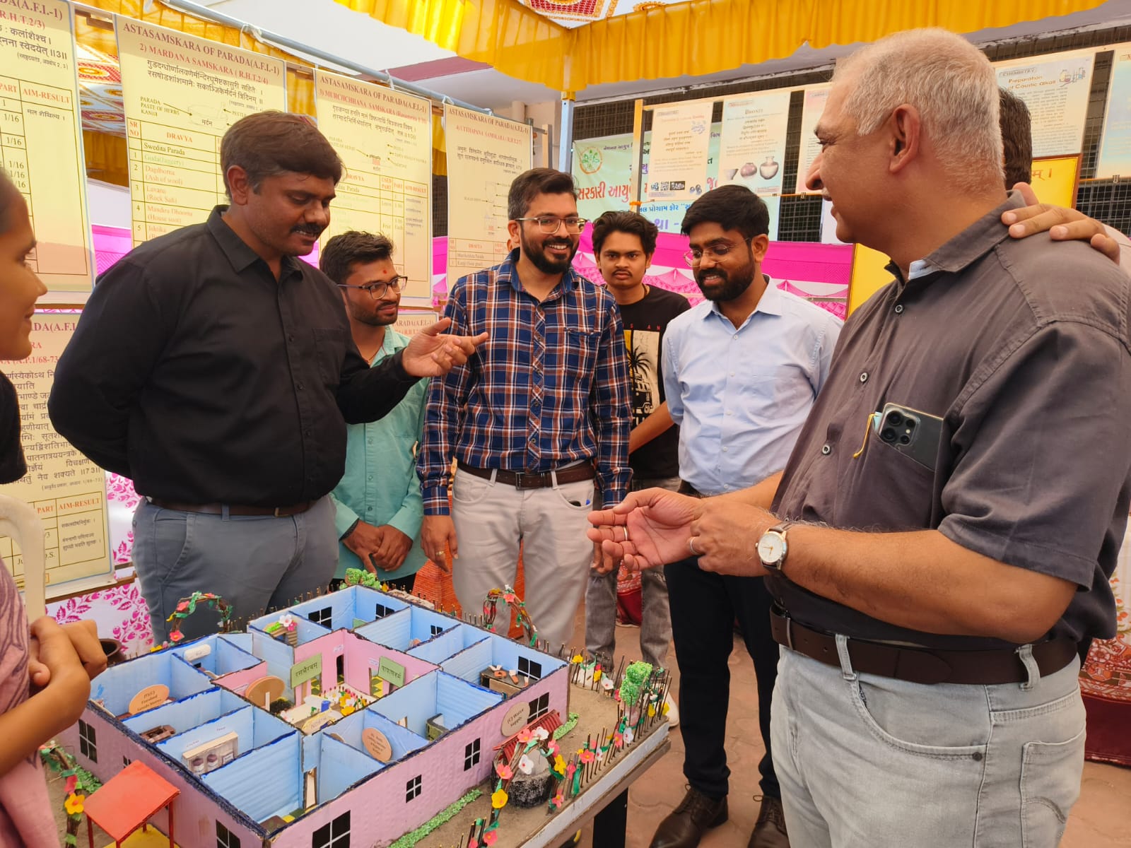 જૂનાગઢ આયુર્વેદ કોલેજ ખાતે આયુર્વેદિક ભસ્મ અંગે જાગૃતિ: વૈદ્યની સલાહ વગર ઉપયોગ ન કરવા અપીલ