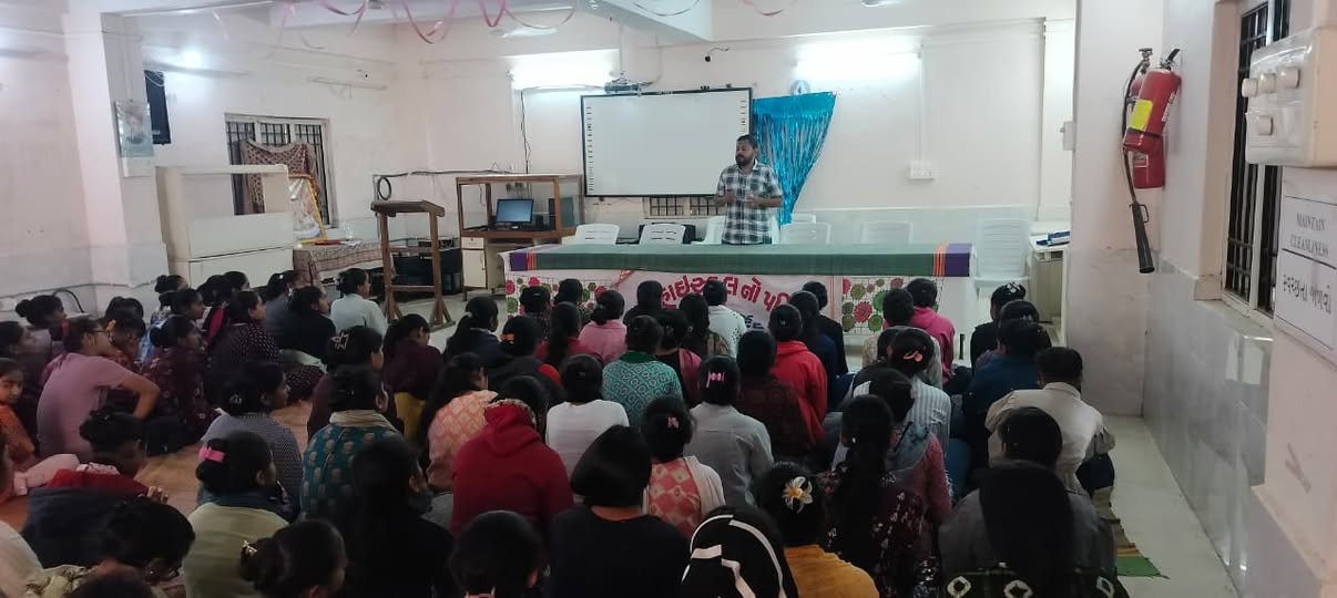 જૂનાગઢ જિલ્લા રોજગાર કચેરી દ્વારા કેશોદમાં કારકિર્દીલક્ષી માર્ગદર્શન સેમિનાર યોજાયો