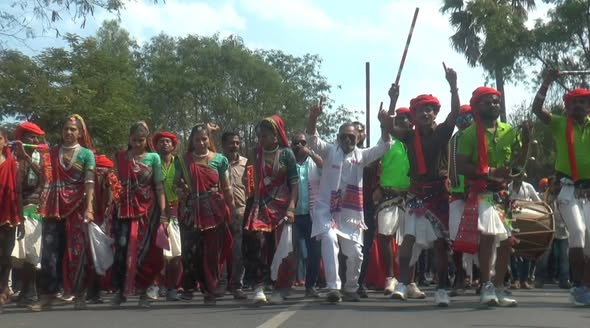 છોટાઉદેપુરમાં હોળી મહોત્સવની ધૂમ: રંગપુર સઢલીના ભંગોરિયા મેળાથી પરંપરાનો ભવ્ય પ્રારંભ