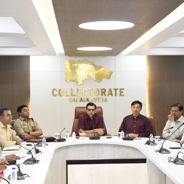 અંબાજી કોરિડોર પ્રોજેક્ટ પર પાલનપુરમાં સમીક્ષા બેઠક: ‘મોડેલ ટેમ્પલ ટાઉન’ બનશે આદ્યશક્તિ ધામ