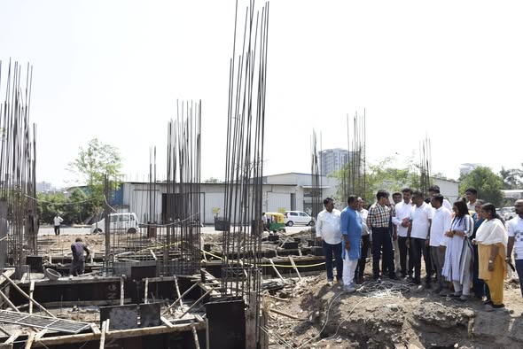 સુરતના પુણા વિસ્તારમાં વિકાસને વેગ: આરોગ્ય રાજ્યમંત્રી પ્રફુલભાઈ પાનશેરીયાએ વિવિધ પ્રકલ્પોનું લોકાર્પણ અને નિરીક્ષણ કર્યું