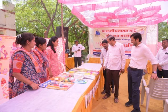 અંજારના મોડસર ગામે રાજ્યમંત્રી ત્રિકમભાઈ છાંગાની અધ્યક્ષતામાં સેવાસેતુ કાર્યક્રમ, ગ્રામજનોએ ઘરઆંગણે યોજનાઓનો લાભ લીધો