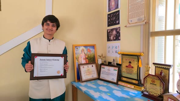 આણંદની એકતા શાહે નાસા અનુદાનિત ફેલોશીપ સાથે છ નવી આકાશગંગા સમૂહોની શોધ કરી ભારતનું ગૌરવ વધાર્યું