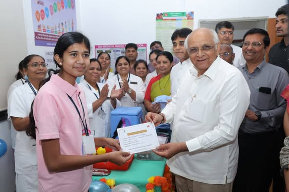 દીકરીઓને સર્વાઇકલ કેન્સરથી બચાવો: 14 વર્ષની કિશોરીઓ માટે HPV રસીકરણ અભિયાન, રાજ્યમાં 5.50 લાખ કિશોરીઓને ફ્રી વેક્સિન