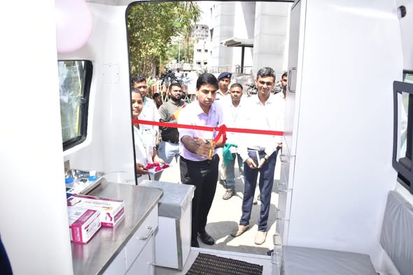 વલસાડ જિલ્લામાં આરોગ્ય સેવાઓને બળ: 3 નવા ધન્વંતરી અને સંજીવની રથનું લોકાર્પણ