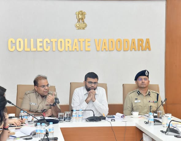 વડોદરામાં સ્થાનિક સ્વરાજ ચૂંટણીની તૈયારીઓ તેજ: કલેક્ટર ડો. અનિલ ધામેલિયાની તલસ્પર્શી સમીક્ષા બેઠક