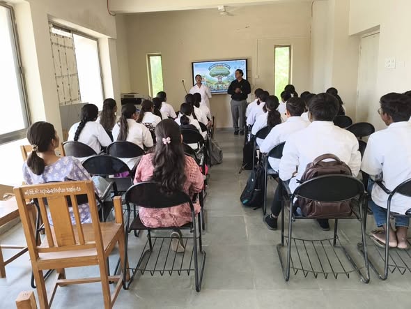 દાહોદમાં વર્લ્ડ હેલ્થ ડે અને હોમિયોપેથી વીક નિમિત્તે આયુર્વેદ જાગૃતિ કાર્યક્રમ યોજાયો