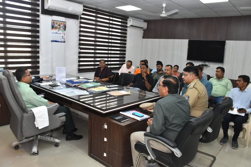 જિલ્લામાં આવનારી સ્થાનિક સ્વરાજની ચૂંટણીઓ માટે તંત્ર સજ્જ: નિષ્પક્ષ અને પારદર્શક ચૂંટણી માટે ખાસ બેઠક યોજાઈ