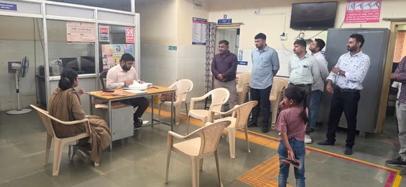 ઉંડવી પ્રાથમિક આરોગ્ય કેન્દ્રમાં આકસ્મિક તપાસ: ગેરહાજર સ્ટાફને નોટિસ, સેવાઓ અંગે તાકીદના માર્ગદર્શન